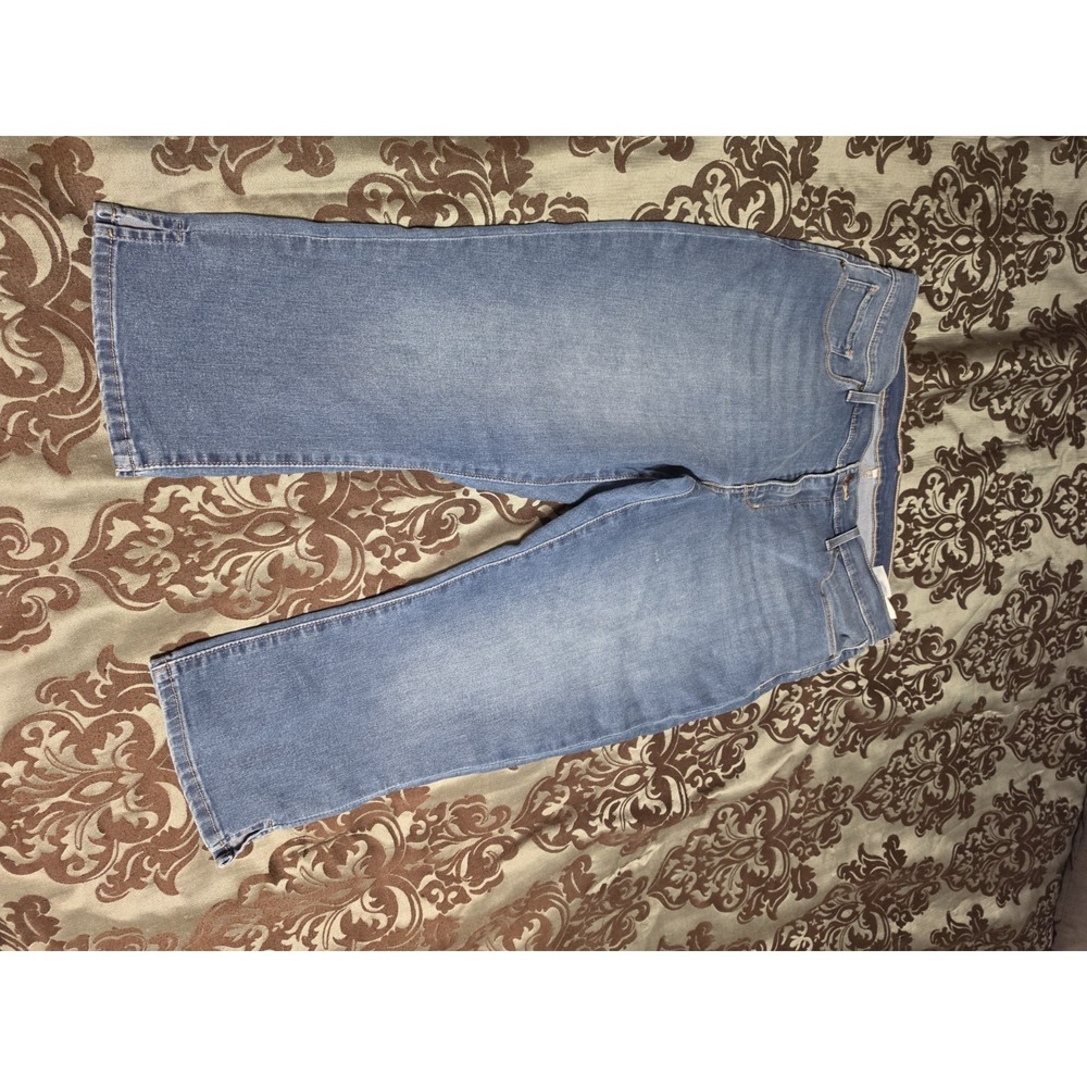 Women's Size 16 Denim Levi's Capris